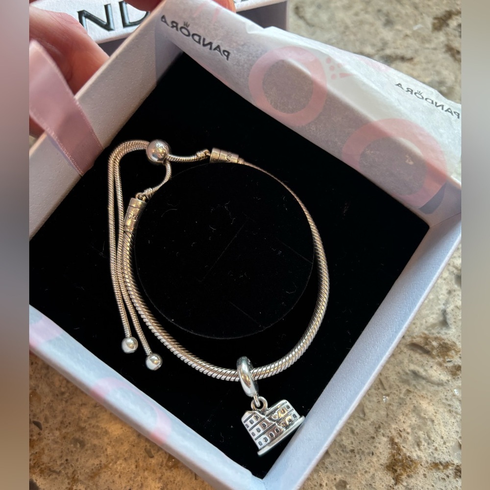 Beautiful Pandora bracelet Italy’s Collosseum Charm